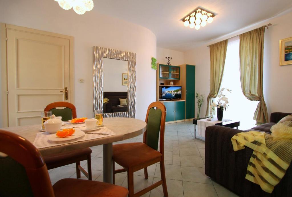 Apartments Belvedere Bol Zimmer foto