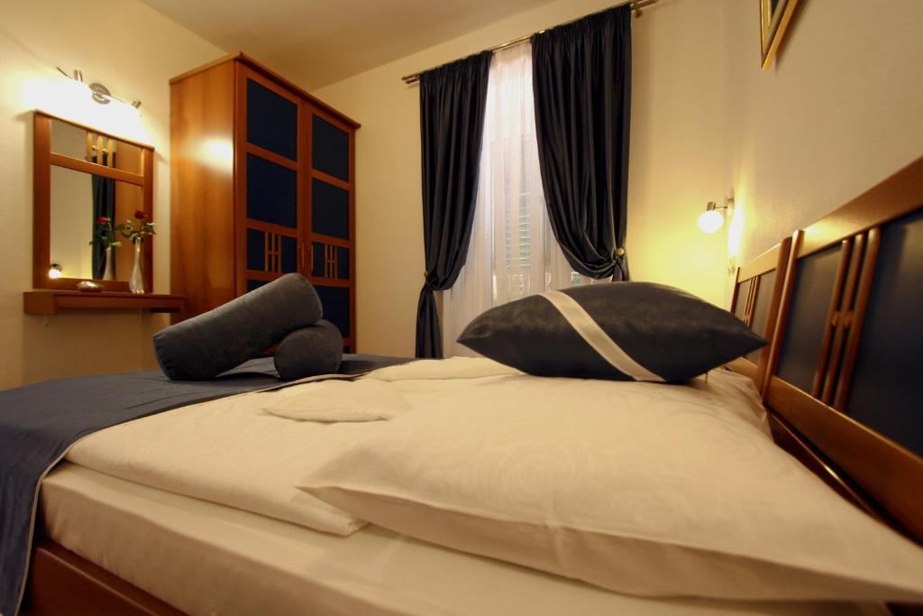 Apartments Belvedere Bol Zimmer foto